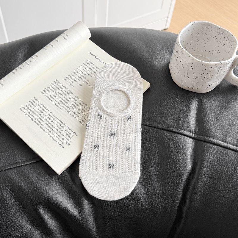 Women's Spring and Summer Thin New Versatile Small Bow Mesh Invisible Boneless and Non Dropping Heel Boat Socks