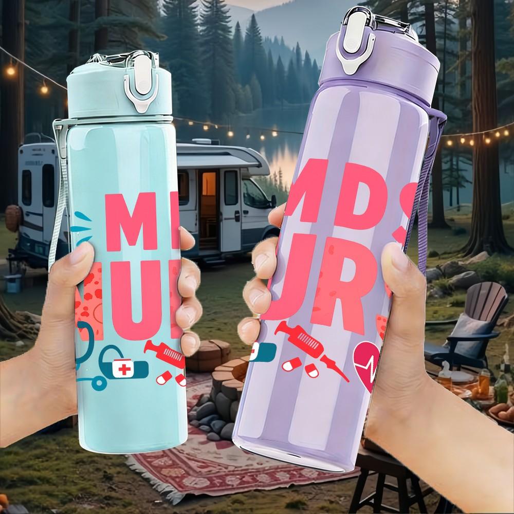 1PC Bold MDS Nurse Red Text 750ml Color Plastic Sports Water Bottle Leakproof Flip Straw Lid Suitable for Sports Office Home Use