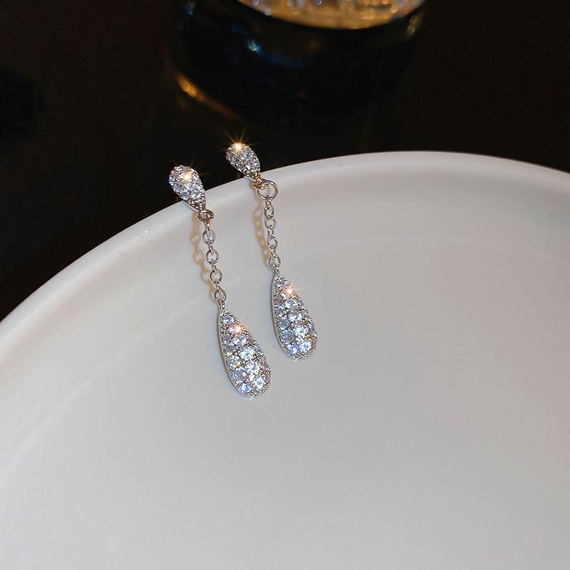 Boucles d'oreilles à longues pampilles pour femmes, style coréen Dongdaemun, design original, boucles d'oreilles polyvalentes