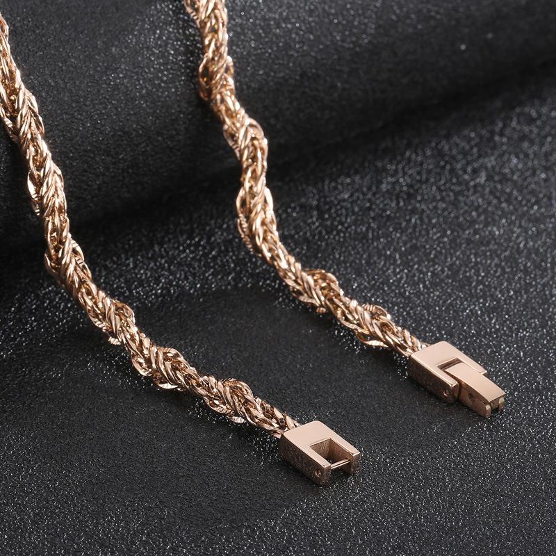 Hip-Hop Takı Tokalı Takı, Moda ve Kişiselleştirilmiş Vakumlu Elektrokaplama 18k Twist Twist Zincir Titanyum Çelik Erkek Kolye