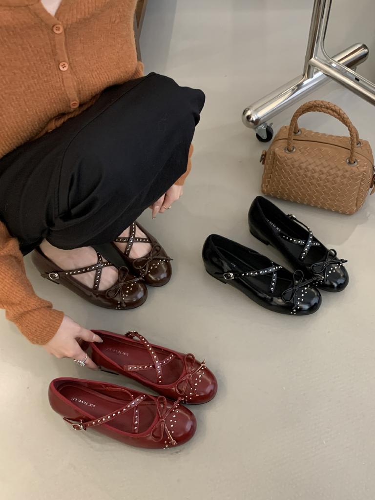 Autumn Fashion Rivet Shallow Single Shoes Women's Soft Sole Cross Strap Mary Jane Shoes 2025 New