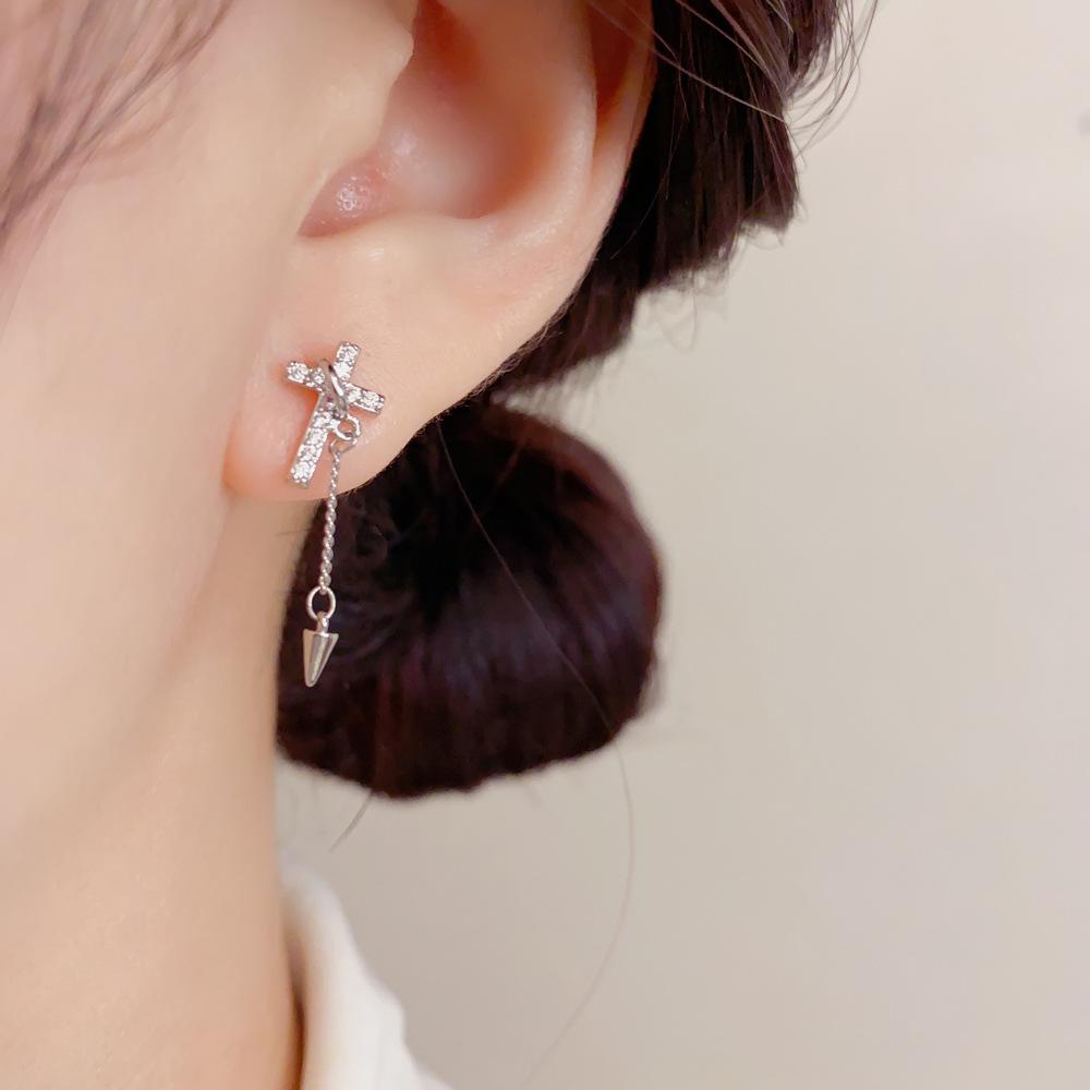 Sweet Cool Retro Style Star & Heart Cross Earrings - High-End Fashion Ear Accessories