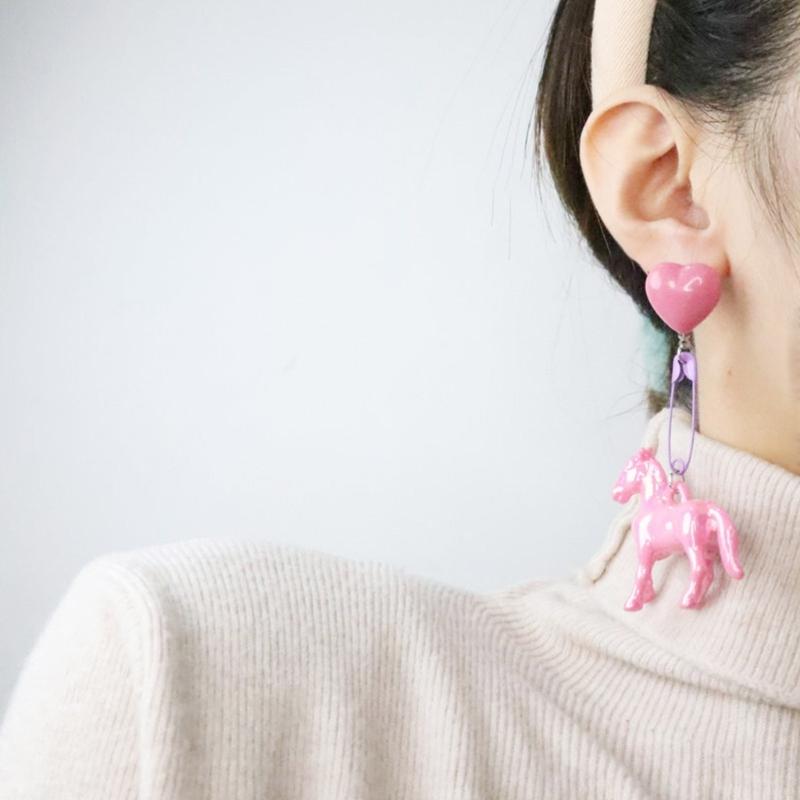 Charm Horse Heart Earrings Long Dangle Earrings Resin Texture Sweet Style Earrings for a Distinctive Fashion Statement