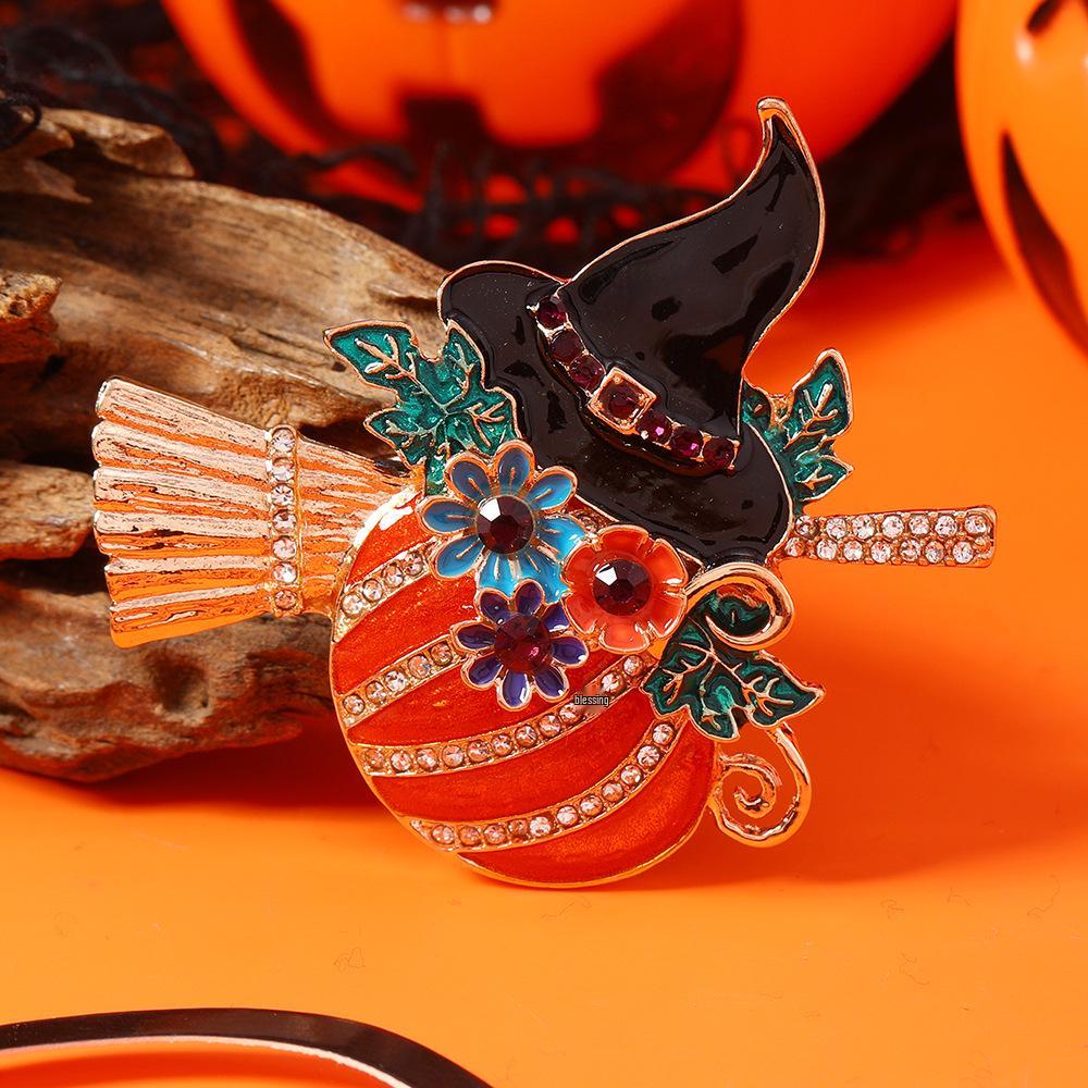 Creative Halloween Pumpkin Witch Brooch - Cartoon Broomstick Pin for Clothing Accessories