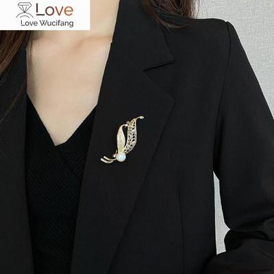 Fashion Jewelry Leaf Brooch Suit Accessories Simulation Pearl Rhinestone Corsage Fixed Clothes Pin Brooches For Women Wholesale
