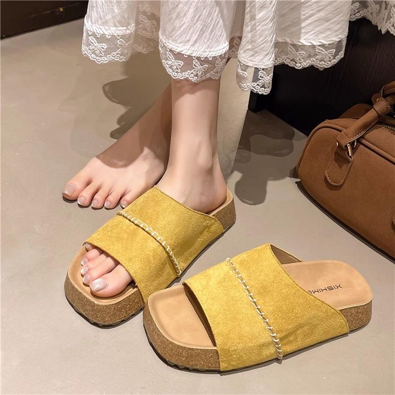 Pretty concubine Fei~ Thick-bottomed cool slippers for women's summer wear, new models with skirts, one-word drag on the beach