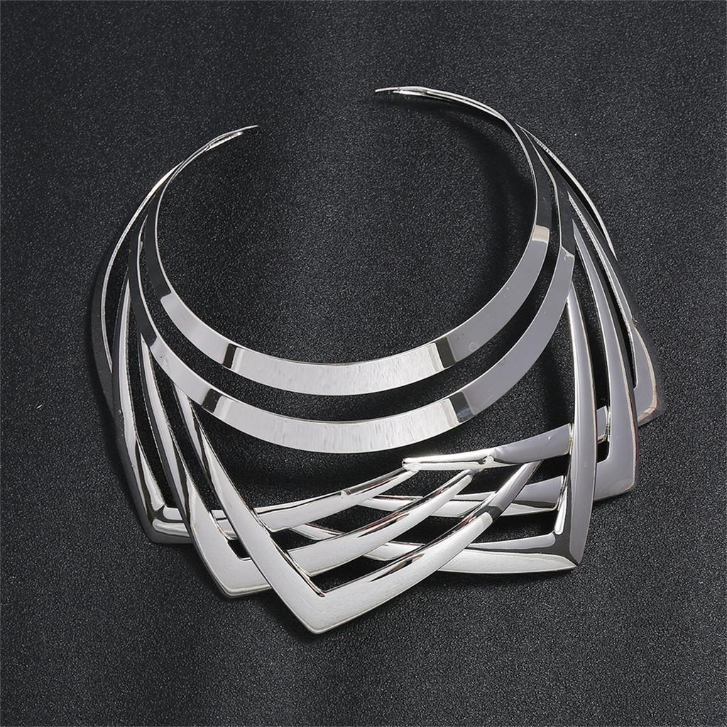 Cooler metallischer Choker Schichtketten Halskette Elegantes kantiges Kragen Schmuckstück für Hochzeitsfoto Bühnenshow