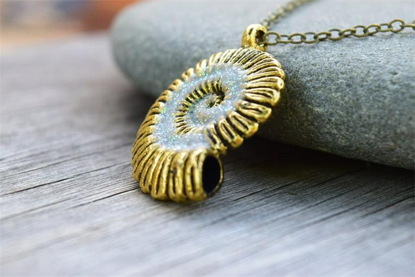 Collana Ciondolo Conchiglia Sirena Luminosa in Vendita Calda