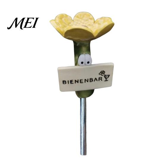 Bee Waterer Station Flower Shaped Insect Water Feeder Stake, Resin Garden Drinker with Soil Insertable Metal Ground Spike, Weather-Resistant