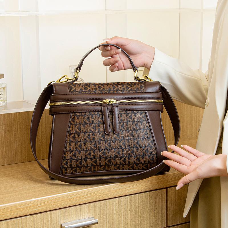 Retro Letter Printed Women's Bag New Style Versatile One Shoulder Crossbody Small Square Bag Commuter Bag Handbag Trendy