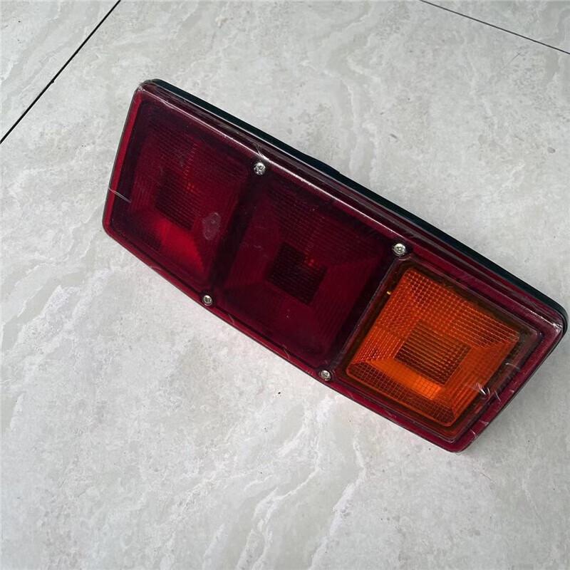 Dongfeng EQ2102/1118GA Right Rear Taillight