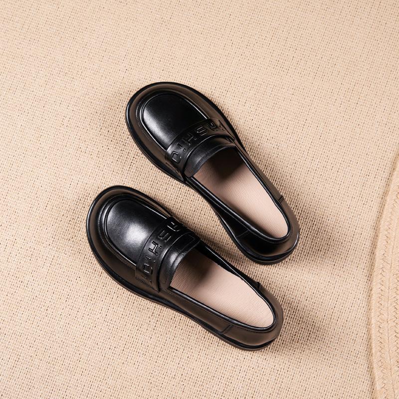 First Layer Cowhide Loafers Women's Spring and Autumn New Soft Sole Soft Surface Beige Basic Commuter Work Small Leather Shoes Women