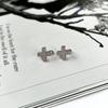 Boucles d'oreilles en argent avec zircons cubiques (2138761)
