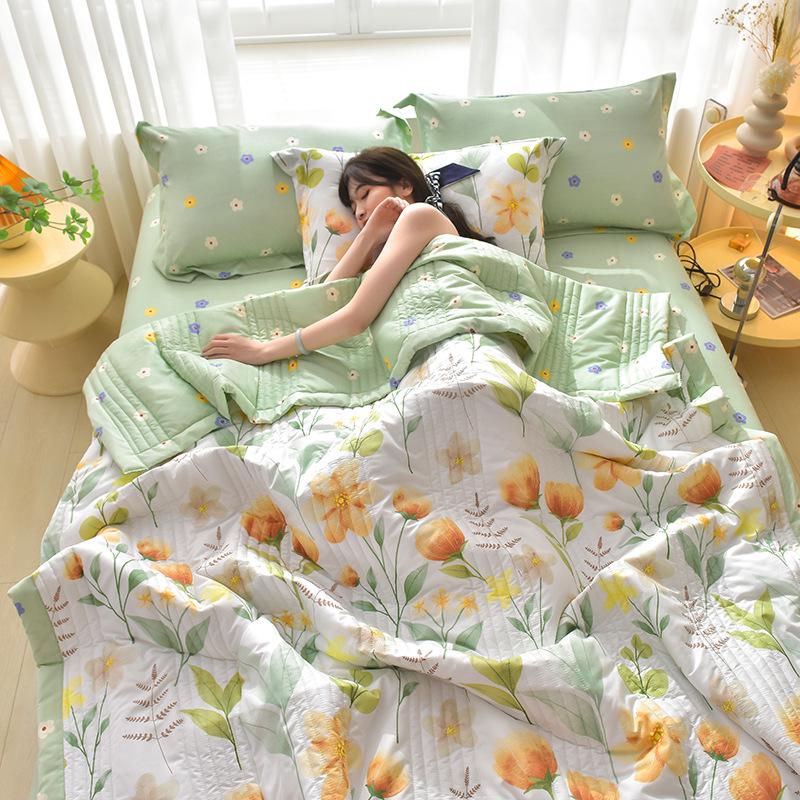 Washable Summer Air Conditioning Quilt: Thin, Lightweight, and Ideal for Dorms