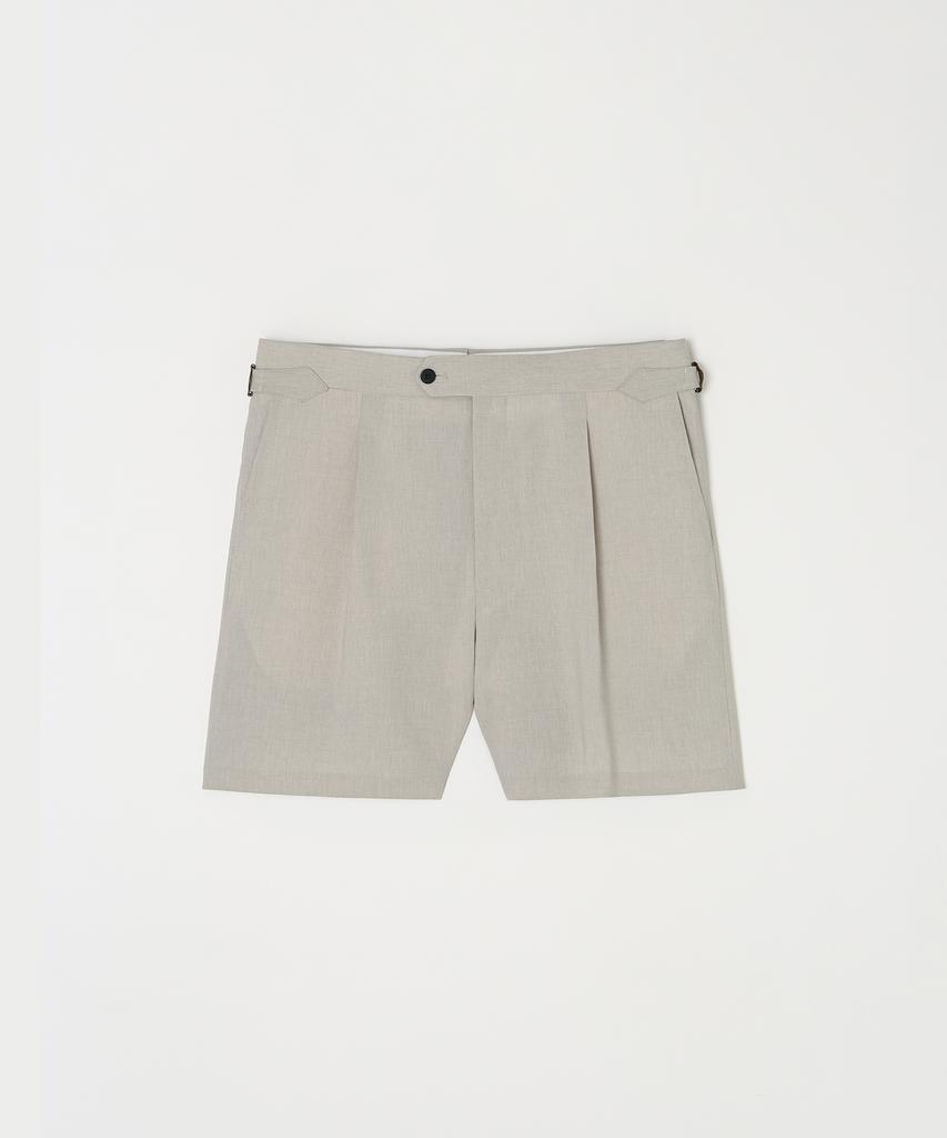 TRADCLUB One-Pleat Gurkha Shorts Ivory