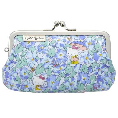 Roztomilé a štýlové mini puzdro s postavičkou Hello Kitty a Sanrio v kvetinovom vzore Liberty print, dizajn Made in Primrose Meadow. Japonsko.
