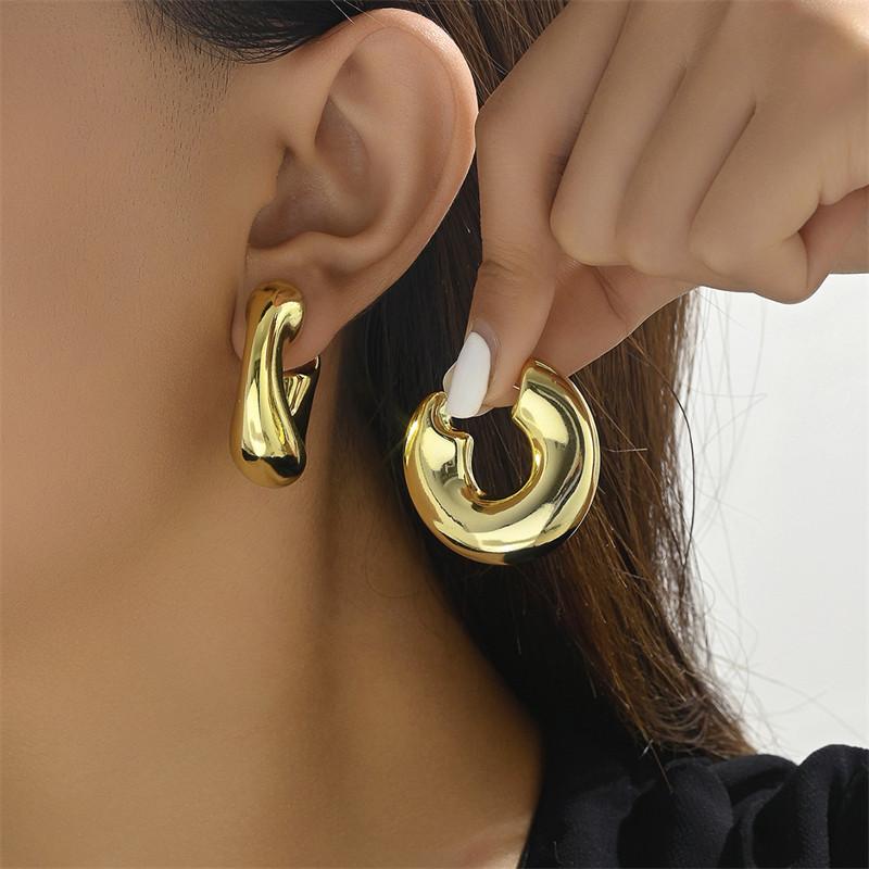 4Pcs New Retro Chunky C Shape Hoop Earrings Glossy Gold Plated Circle Round Tube Hoops Stacked Ear Jewelry Irregular Earrings