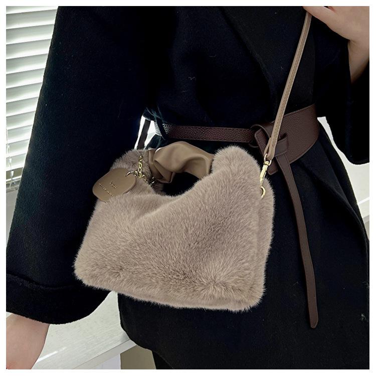 New plush messenger bag handbag texture fashion women's bag autumn and winter hair bag versatile niche chain handbag
