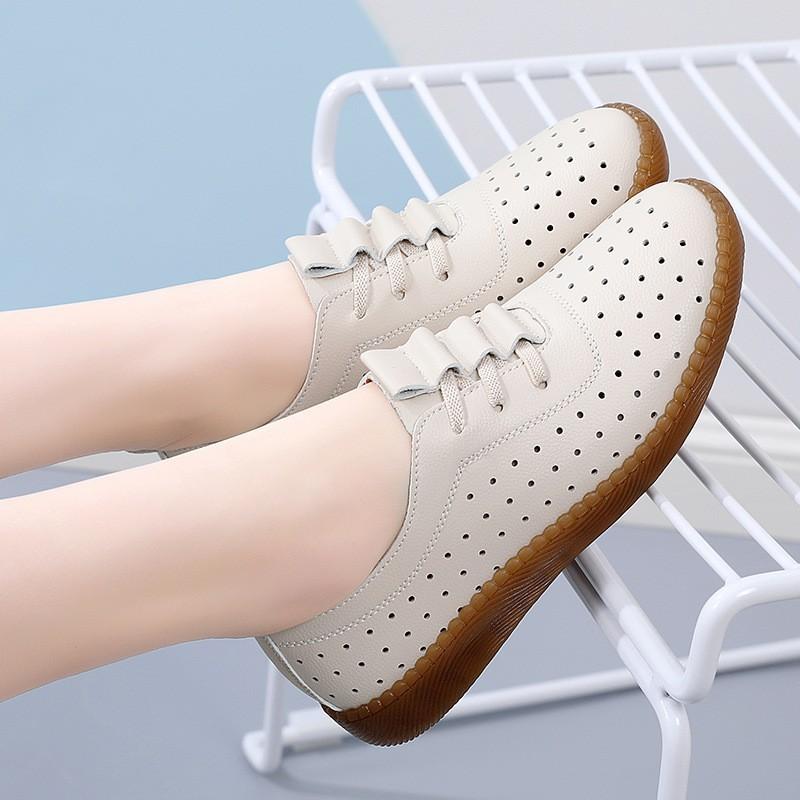New Flat-soled Mother Shoes Versatile Non-slip Doudou Shoes Soft Sole Comfortable Middle-aged One-pedal Casual Leather Shoes