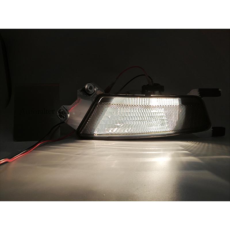 Car Rear Bumper Reflector Fog Light Brake Light Tail Lamp for Range Rover Evoque 2011 2012 2013 2014 2015 2016 2017 2018