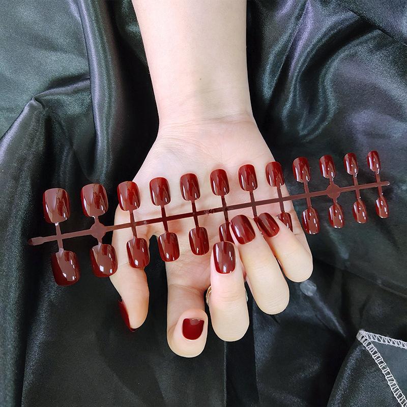 Künstliche Nägel, kurz, rund, ohne Kleber, 24 Stück