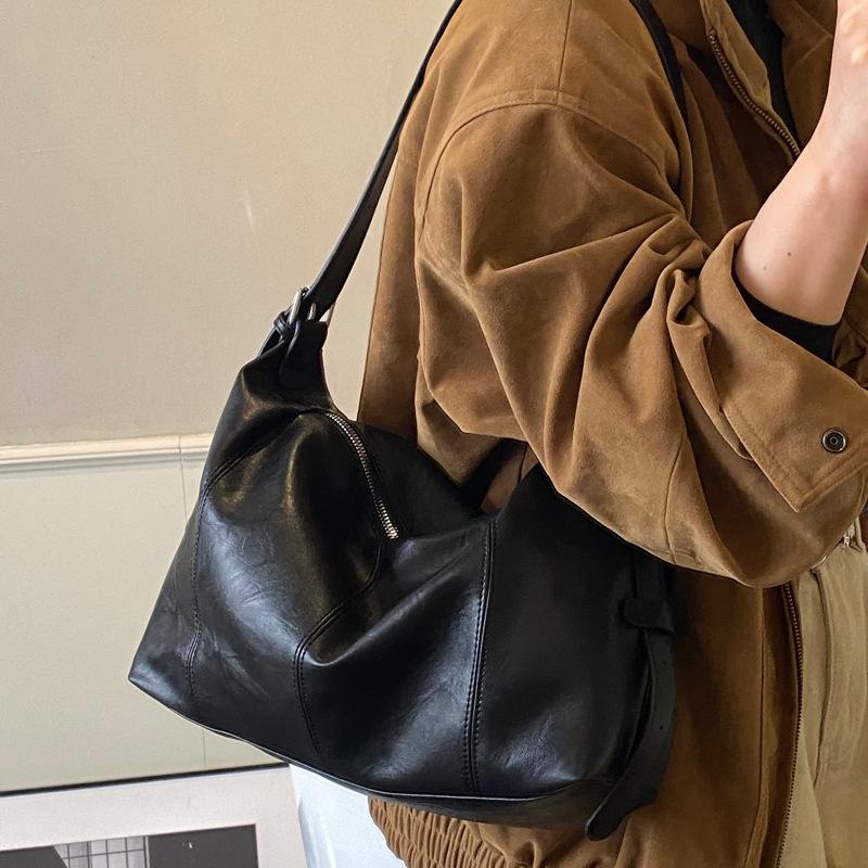 Casual soft-sided tote bag women's 2025 new large-capacity retro versatile commuter bag fashionable shoulder messenger bag