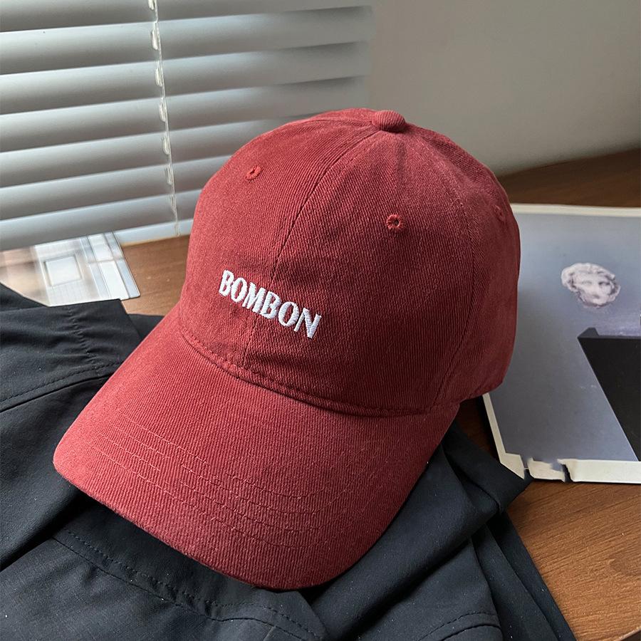 Baseballkappe im koreanischen Stil mit vielseitiger Buchstabenstickerei für Herren, zum Reisen auf der Straße, zur Gesichtsformmodifikation, Sonnenschutz, um ein kleines Gesicht zu zeigen