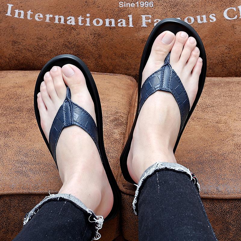 Mode 2024 Nya Herr Läderslippers Herr Flip-flops Tofflor Casual Utomhus Sommar Italiensk Designer Klassisk Blå Strandskor Manliga