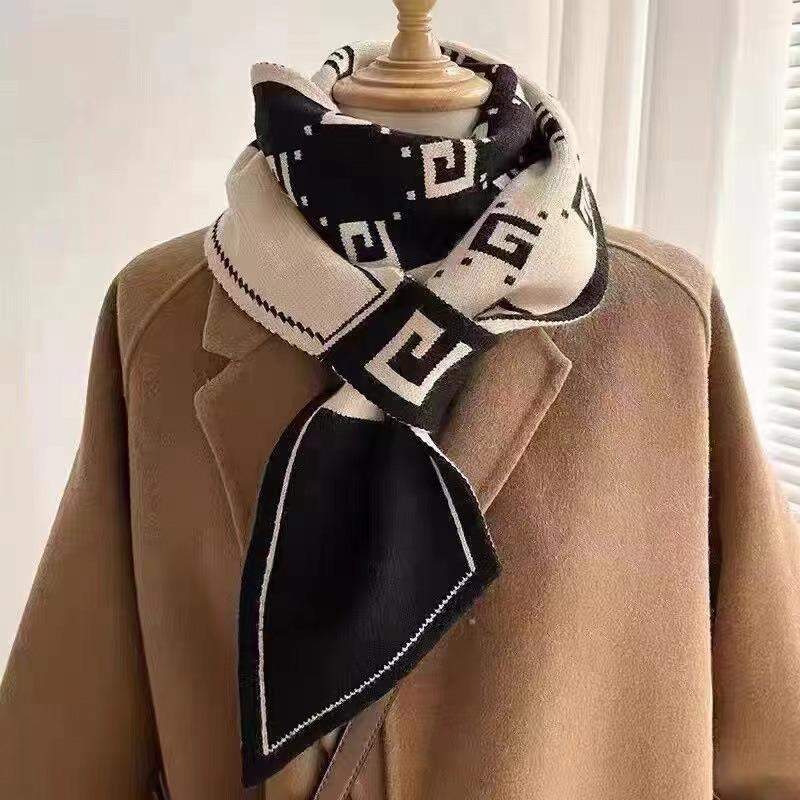Retro Warm Knitted Wool Button Scarf Women's Fashion Versatile Split Neck Cover Cold Neck Protection Shawl