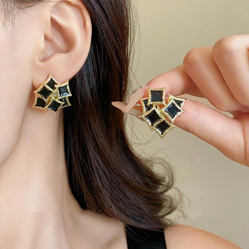 

Black White Enamel Square Stud Earrings for Women Vintage French Drip Oil Double Layer Earrings Irregular Geometric Zircon Gift