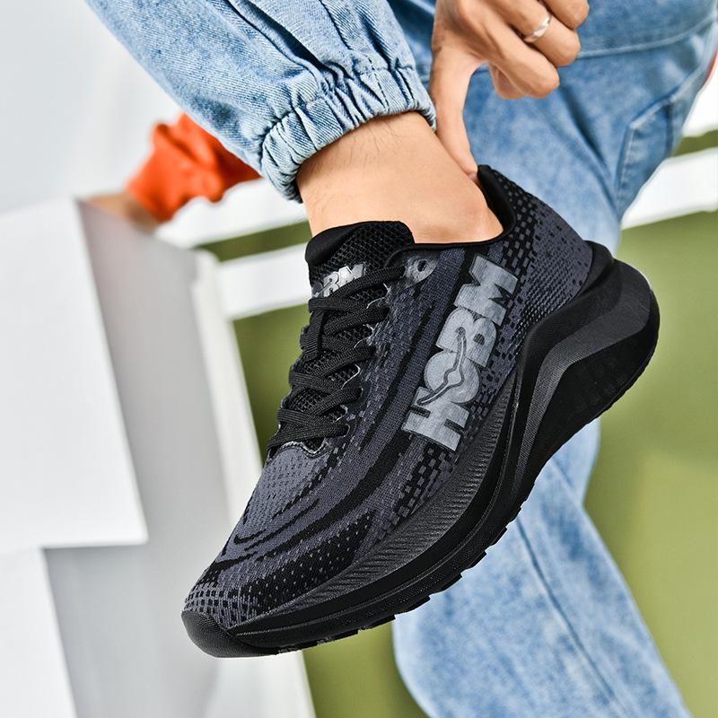 Nya löparskor med kolfiberplatta herrplattform Guochao sportskor dämpning promenadskor Mode Sneakers spot