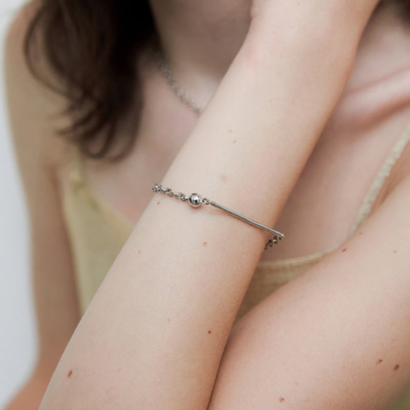

MIDNIGHT MOMENT stem bracelet SILVER