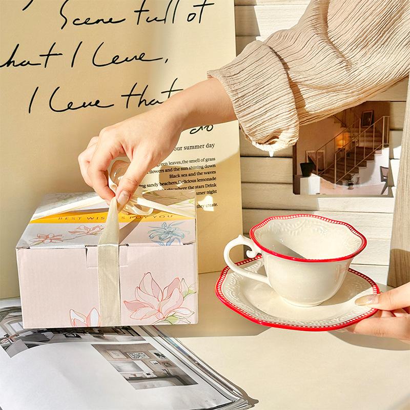 Francuska wysokiej klasy ceramiczna filiżanka do kawy i spodek w pudełku prezentowym, wysokiej wartości filiżanka z koronkowym wzorem kwiatowym, filiżanka do popołudniowej herbaty, prezent urodzinowy.