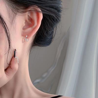 Δαχτυλίδι Möbius Μικρο-ενθετο Ζιργκόν Κλιπ Αυτιού για να Θρέψει την Τρύπα Αυτιού Ταμπεραμέντο Μοντέρνο Απλό Κρίκος Αυτιού