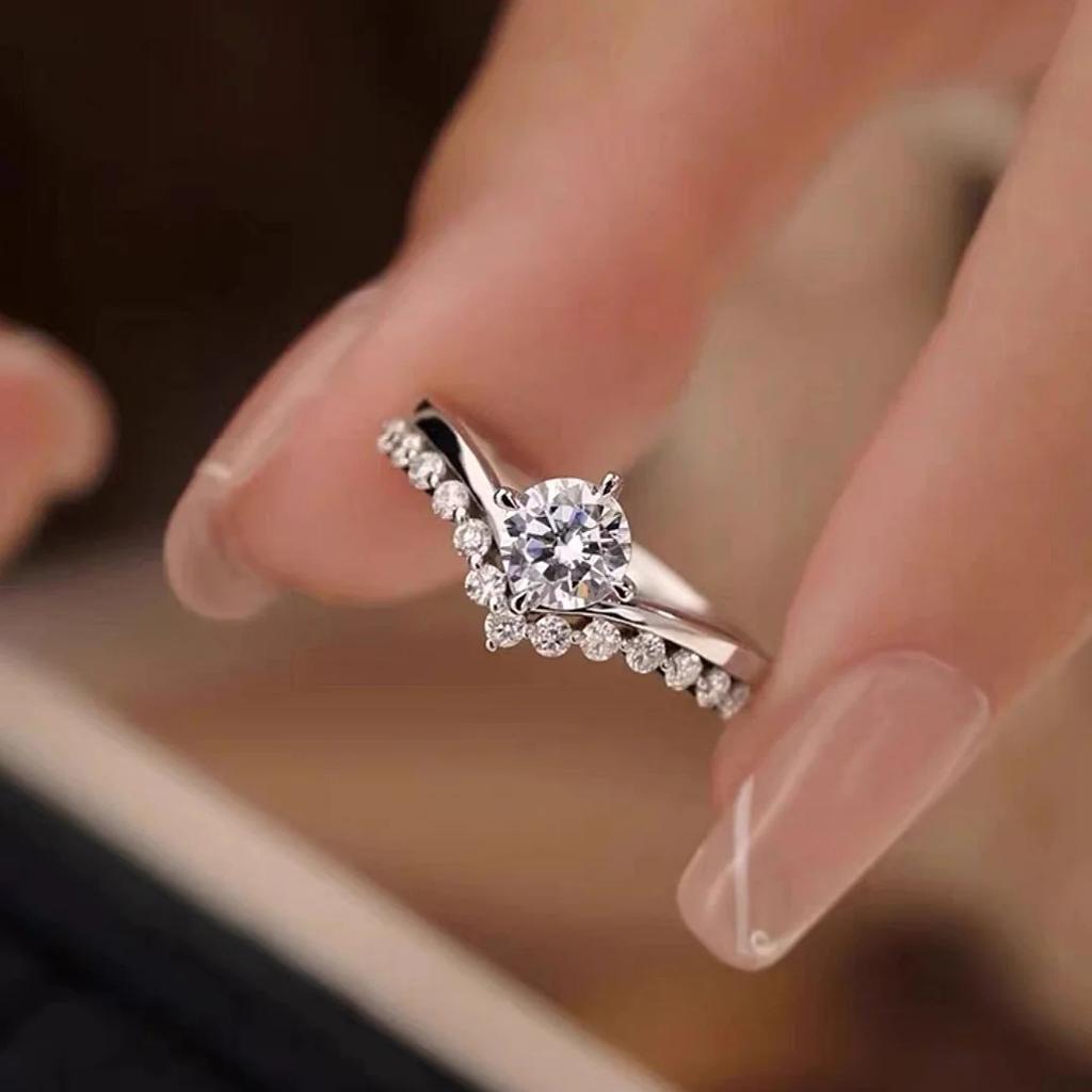 Four-claw Inlaid Zircon Ring for Women, Fashionable Personality and Popular, Princess Temperament Jewelry