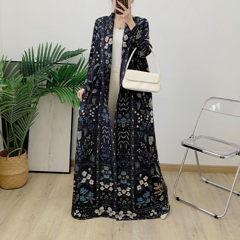 

Осеннее клетчатое плиссированное пальто оверсайз для женщин One Size чёрный