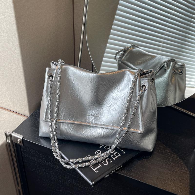 Large Capacity Bag Women's New Popular High-end Shoulder Bag Summer Versatile Chain Messenger Bag