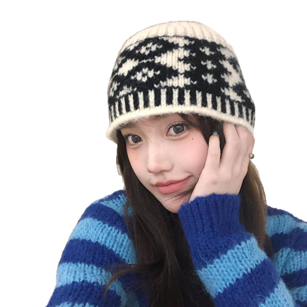Autumn and Winter Retro Diamond Plaid Wool Hat for Women Fashion Niche Knitted Hat Head Cold Hat Prevents Cold and Keeps Warm