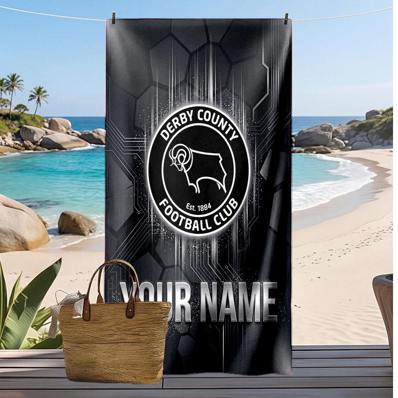 Derby County Gepersonaliseerde Bedrukte Strandlaken Voetbal Logo Steun Aangepaste Naam Tekst Absorberend Handdoek Voor Sport Reizen Speciaal Cadeau