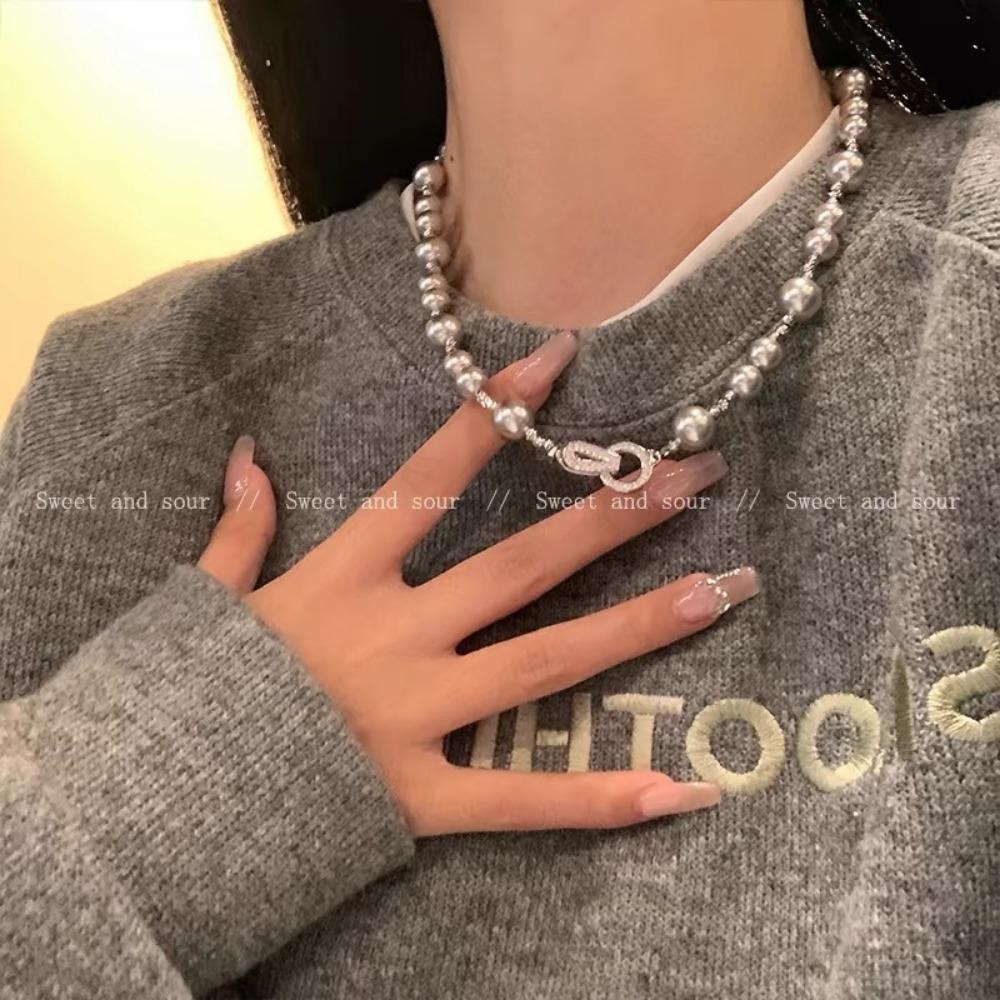 French Retro Gray Pearl Necklace Niche Design Temperament Sweet Cool Personality Temperament Exquisite Versatile Necklace