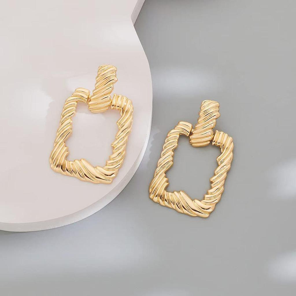 Orecchini a Forma di Cornice per Foto in Ottone Dorato Galvanizzato Retrò per Donna – Lunghi, Eleganti e alla Moda