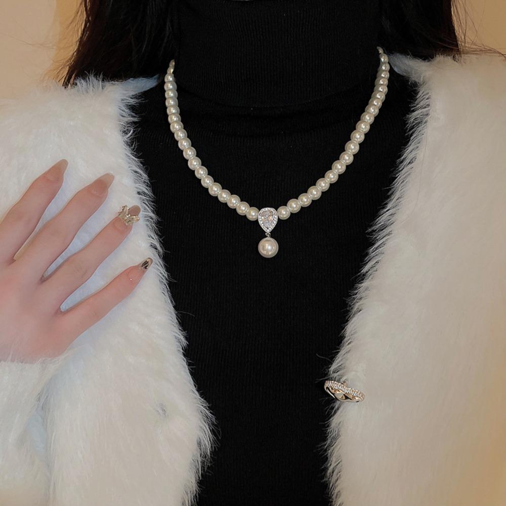 Diamond-encrusted Flower Geometric Pearl Necklace Temperament Light Luxury Sweater Chain French Retro Necklace Autumn and Winter