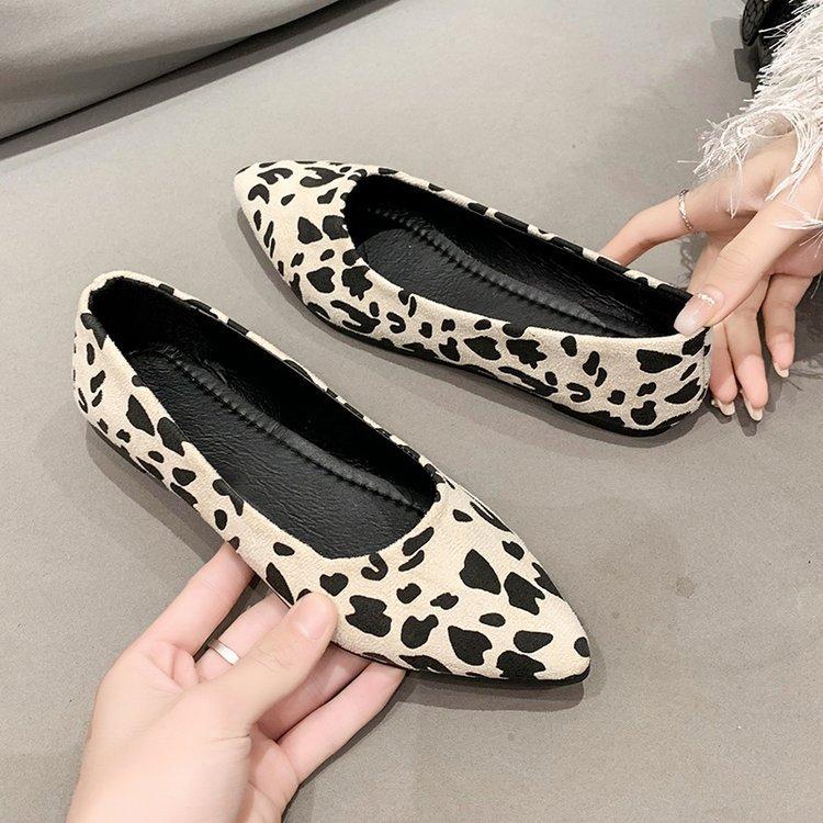 Single shoes women's 2025 spring new fashion flat pointed shoes leopard print women's flat shoes black beige
