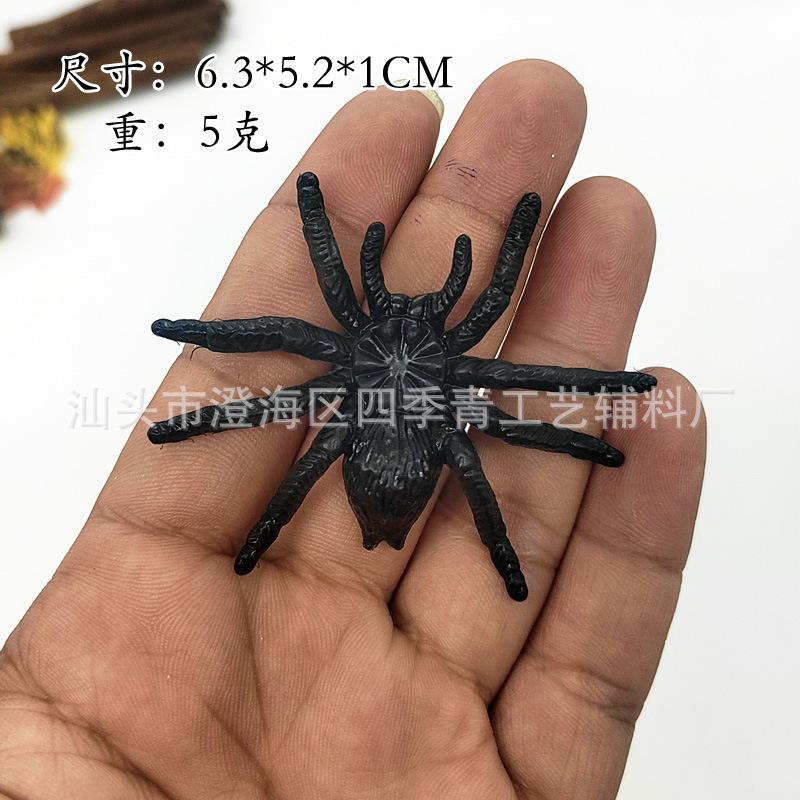Fake Spiders Can Be Mixed with Halloween Layout Props Mini Little Spiders Trick Simulation Spoof