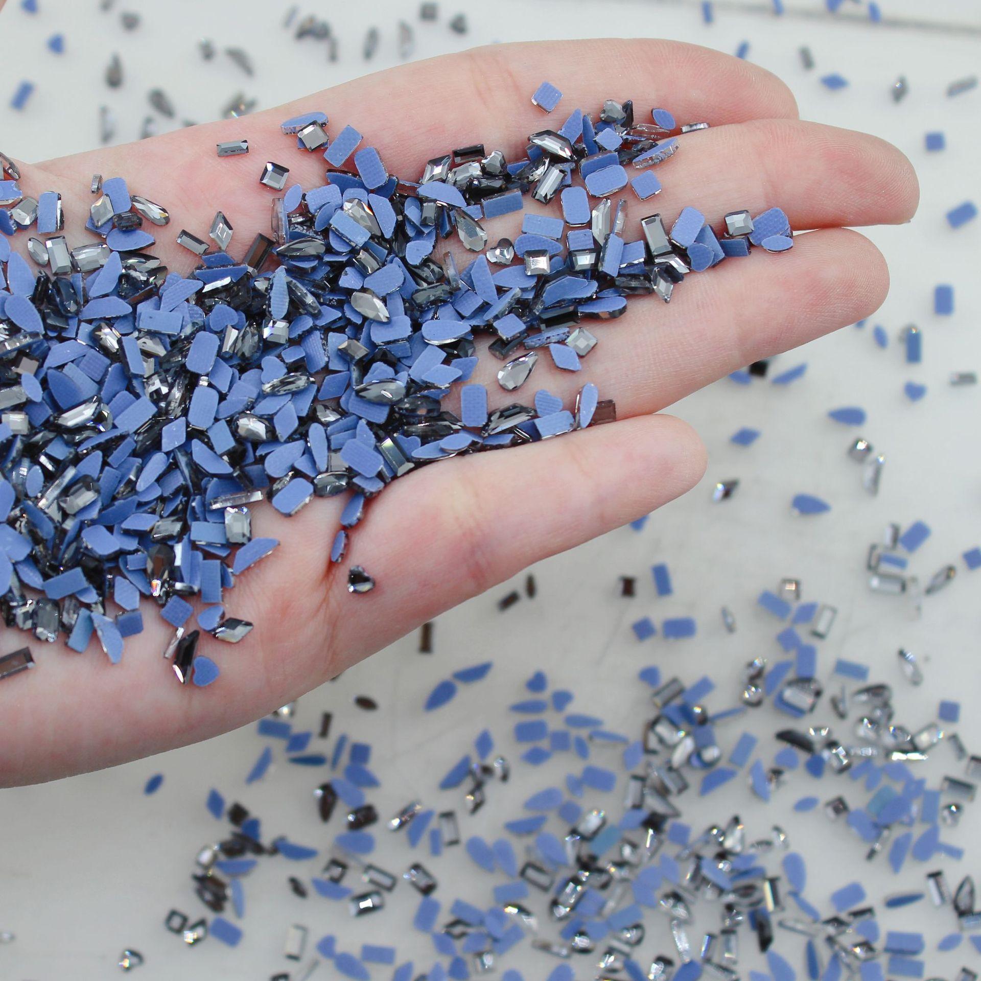 

Yiwu Nail Art Diamond Mixed Mini Small Nail Art Flat Bottom Special-Shaped Diamond Mixed K9 Champagne Nail Art Jewelry 100pcs/bag