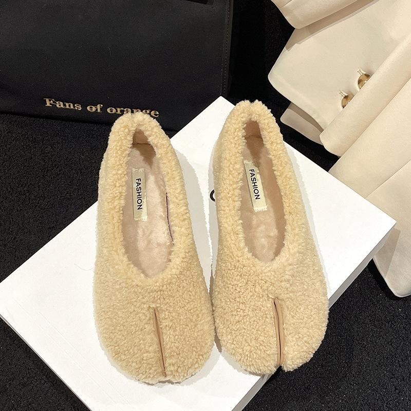 Fashion Round Toe Casual Woman Shoe Autumn Loafers Fur Shallow Mouth Boat New Fall Moccasin Flock Buckle Strap Leisure Rubber Solid Mary