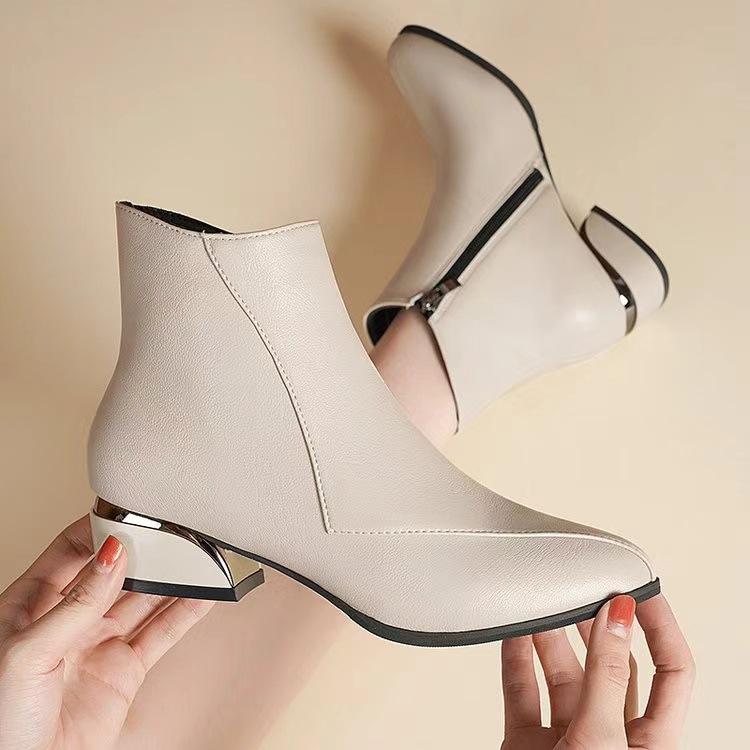 Large Size Fashionable Short Boots for Women In Spring, New European and American Pointed Low Heel Warm Leather Boots for Women