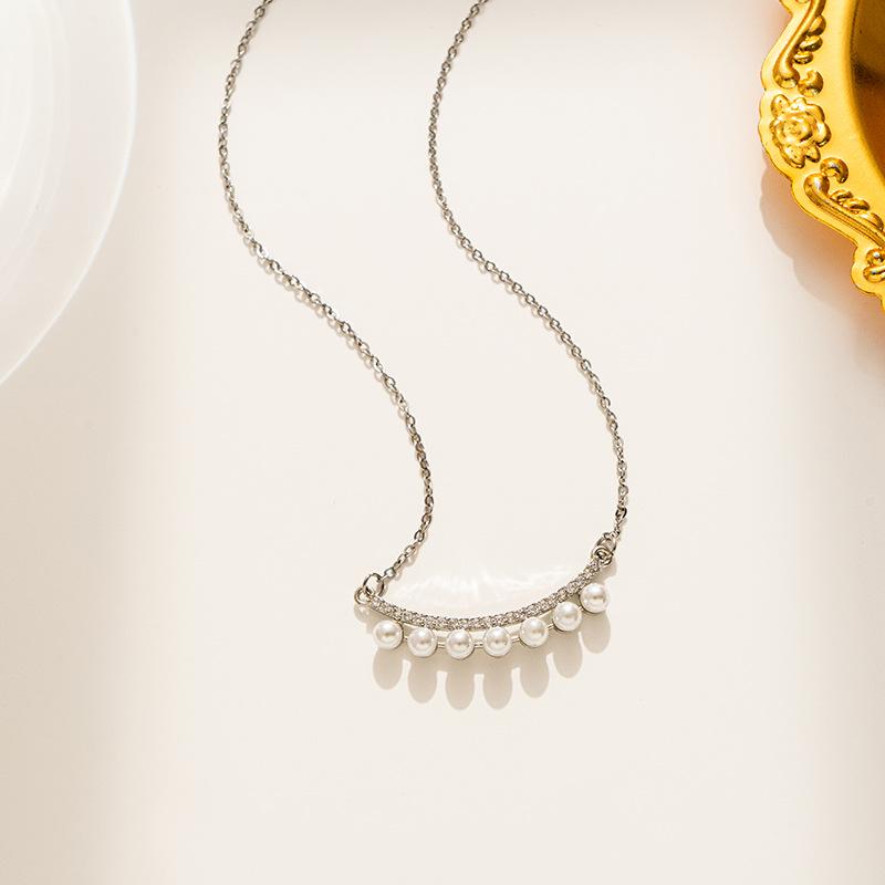 Elegant Colorfast 18K Rose Gold Necklace with Swan & Four-Leaf Clover Charm