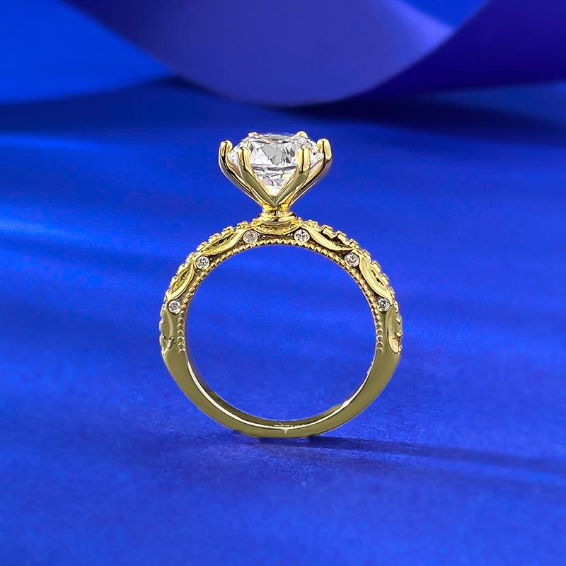 Anello Classico Rotondo in Oro Placcato con Diamante Bianco da 8,0 Carati