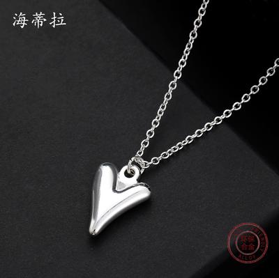 Love Glossy Alloy Necklace, Small Fresh Heart-shaped Collarbone Chain Ins Niche Temperament Peach Heart Pendant
